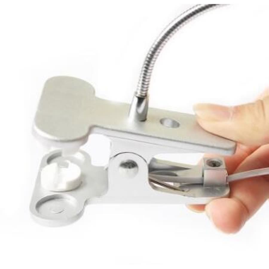 Lampe de lecture flexible SérénLab, en main pour l'échelle